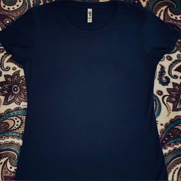 NWOT~Next Level Scoop Neck Tee - Picture 1 of 2